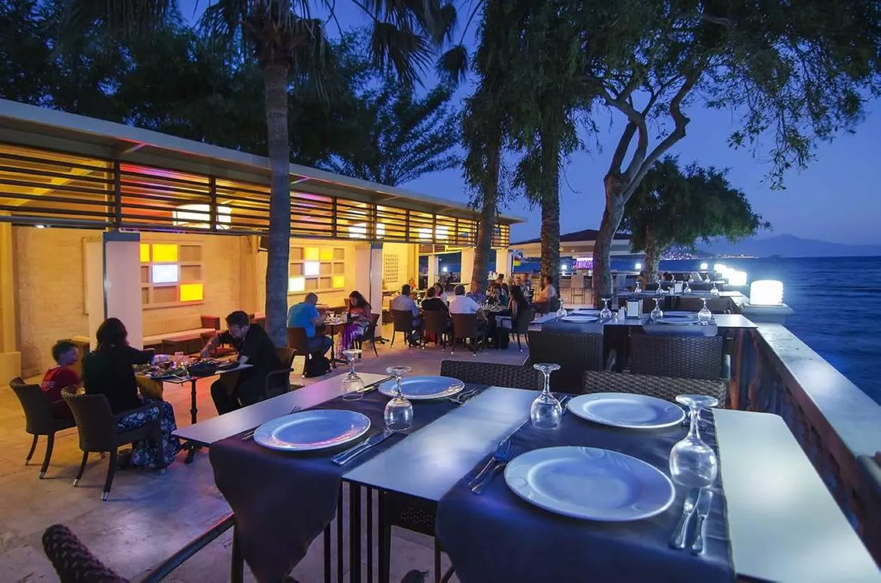 TUSANBEACH_SHABAVIZ (16).jpg